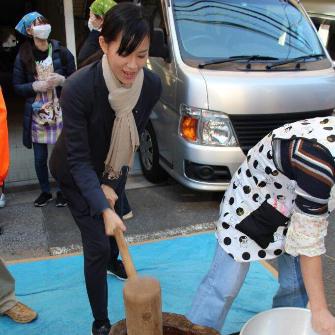 餅つき大会や盆踊りなど様々な地域イベントに参加